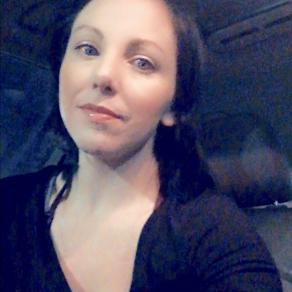 Meet your Posher, Cassandra - Picture 12 of 13